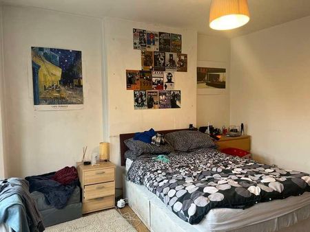 Arthur Avenue: Bed Student House, NG7 - Photo 4