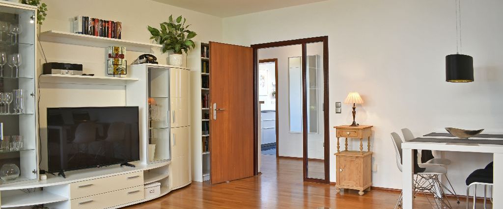 Zoo, moderne, helle Wohnung mit großem West-Balkon, Eilenriedenähe - Photo 1