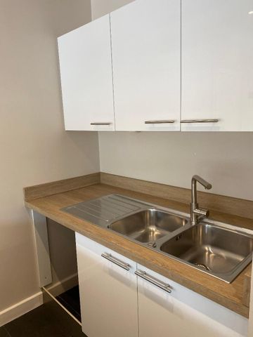 Location Appartement 3 pièces 95m² LYON 2ème - Photo 4