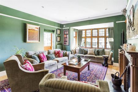 5 bedroom detached house to rent - Photo 2