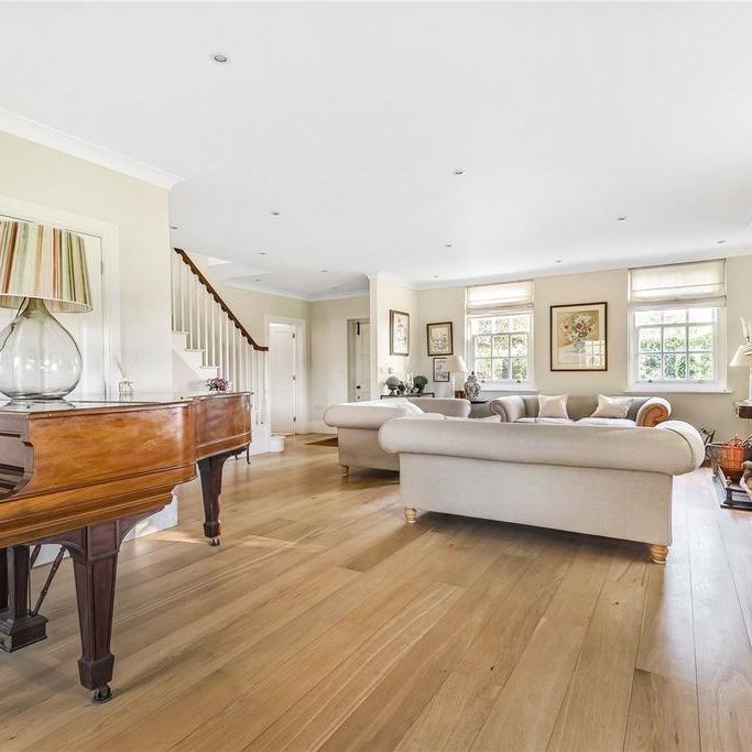 6 bedroom detached house to rent - Photo 1