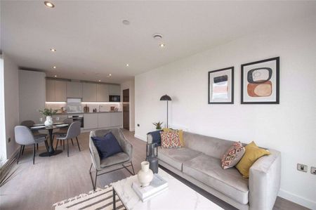 A 2 bedroom apartment available in the recently completed Thames Quarter building in the heart of Reading's town centre. On site facilities include a gym, lounges, concierge and cinema. - Photo 2