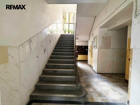 Pronájem bytu 3+1 v osobním vlastnictví 79 m², Praha 2 - Nové Město - Photo 2
