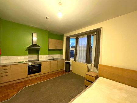 Room 3, 58 Highfield Road, Wheatley, DN1 - Photo 2