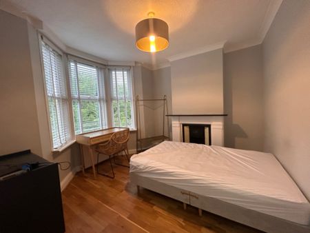 3 Bed Flat, Bear Road, BN2 - Photo 4