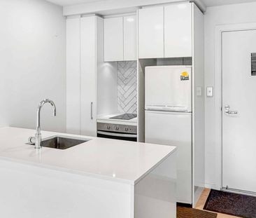 Modern city apartment! - Photo 2