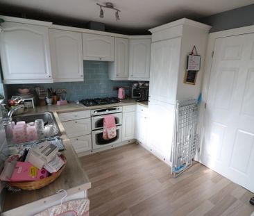 Meden Avenue, Brough, East Yorkshire - Photo 1