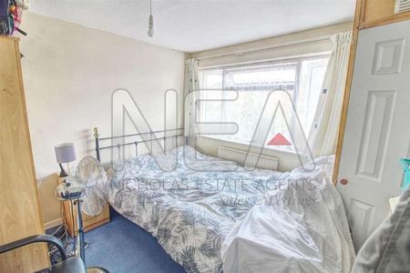 Quantock Avenue, Caversham Park Village, Reading, RG4 - Photo 5