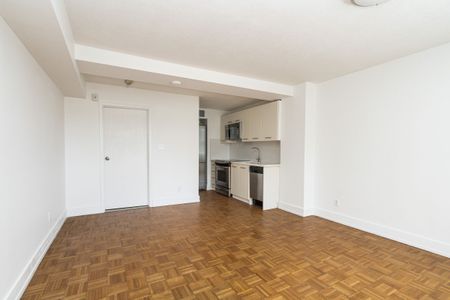 551 Eglinton Avenue East - Photo 5