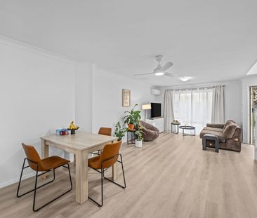 Private Coastal Townhouse – Modern Style, Prime Location - Photo 1