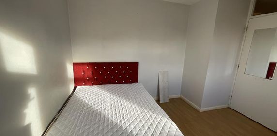 2 bedroom semi-detached house to rent - Photo 2