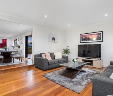 Spacious Family Home in Prime Keilor East Location - Photo 2