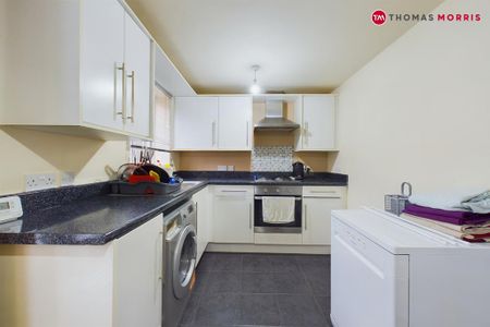 2 bedroom semi-detached house to rent - Photo 3