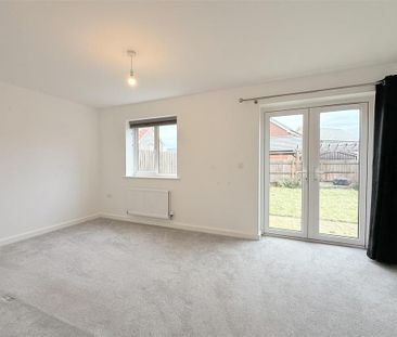 3 bedroom semi-detached house to rent - Photo 4