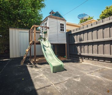 PICTURE PERFECT | FAMILY OASIS | FABULOUS LOCATION - Photo 2