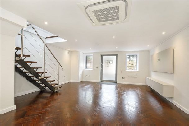 Bespoke and contemporary two bedroom detached property with parking and close proximity to Harrogate Town Centre. - Photo 1