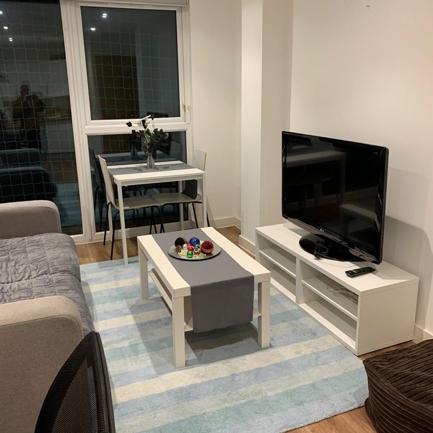 1 Bed Flat, Manchester, M5 - Photo 1