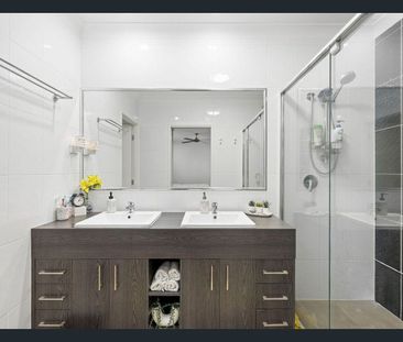 Modern Family Living in the Heart of Springfield Lakes - Photo 6