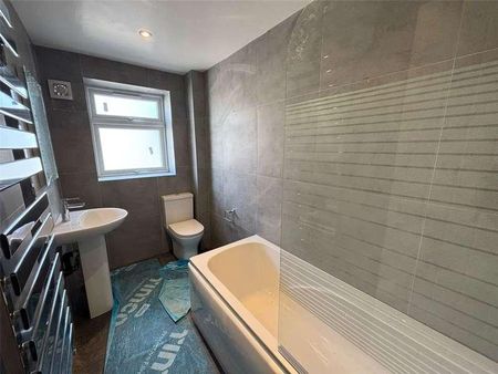 Willoughby Road, Slough, Berkshire, SL3 - Photo 4