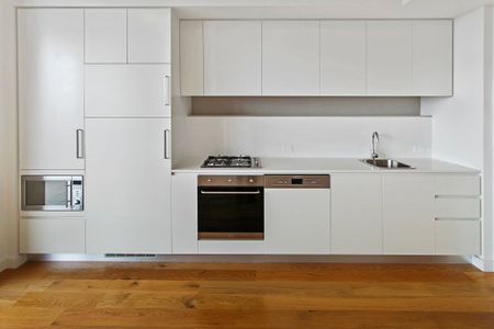 Spacious 1 Bedroom with Large Balcony and City View! - Photo 4