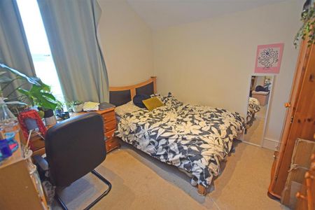 6 bedroom terraced house to rent - Photo 4