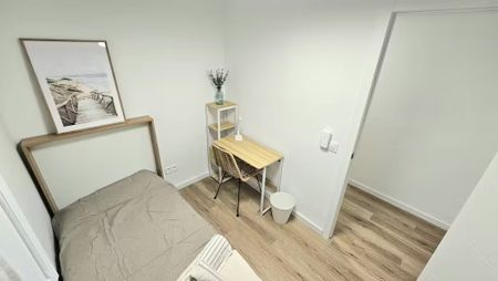 Carrer de Joan Mercader, Valencia, Valencian Community 46011 - Photo 4