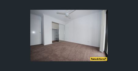 Beautiful Townhouse in Quiet Complex - Photo 2