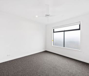 Contemporary Living in Mickleham - Photo 4