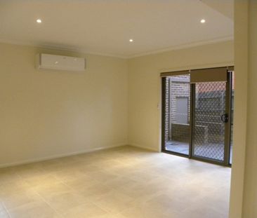 1/27 Centre Rd , VERMONT - Photo 1