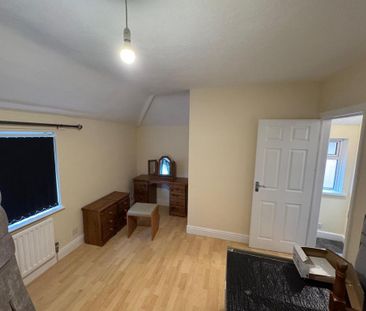 2 bedroom semi-detached house to rent - Photo 5