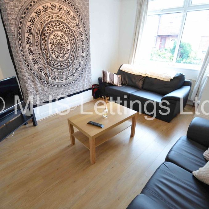 2 Bedroom Mid Terraced House for rent in Park View Avenue - Photo 1