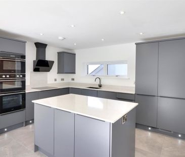 4 bedroom detached house to rent - Photo 4