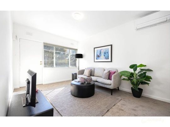 Low-Maintenance Living in a Prime Lifestyle Pocket - Photo 1