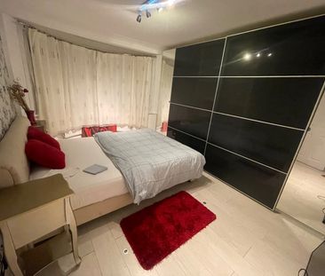 Room in a Shared House, Holland Park Avenue, IG3 - Photo 5