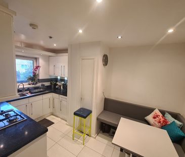 3 Bed Flat, Bartholomew Street, SE1 - Photo 3