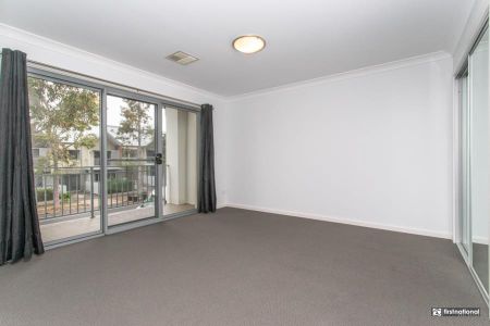 Stunning 4-Bed, 2-Bath Terrace Home + Resort-Style Amenities - 88 Lakeview Drive, Cranebrook - Photo 5
