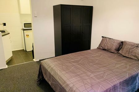 CONVENIENT FURNISHED ROOM - Photo 2