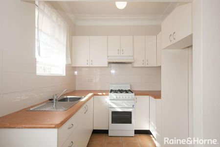 Chic One-Bedroom Apartment in Prime Randwick Location - Photo 5
