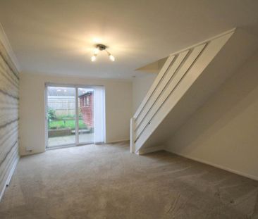 2 bedroom end of terrace house to rent - Photo 4