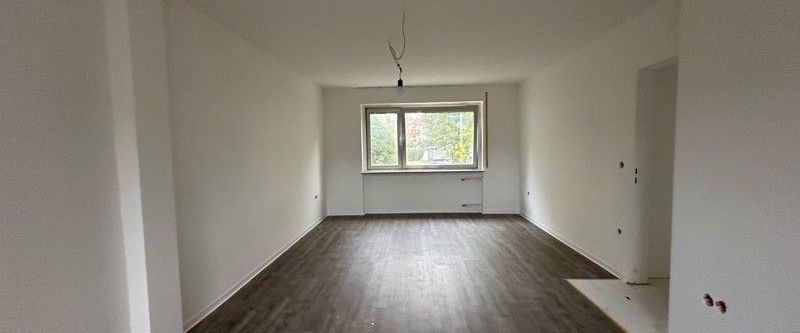 2. OG / 3 Zimmer mit Balkon ab Ende Oktober - Foto 1