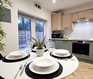 Modern Ensuite Rooms in Newly Refurbished 5-Bed - Photo 5