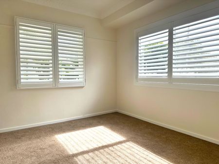 98 Curzon Street, East Toowoomba - Photo 4