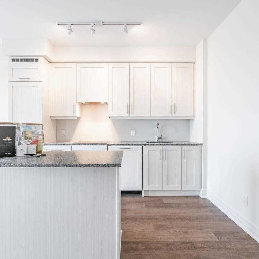 For Lease - 9075 Jane Street Unit# 805, Vaughan, Ontario - Photo 1