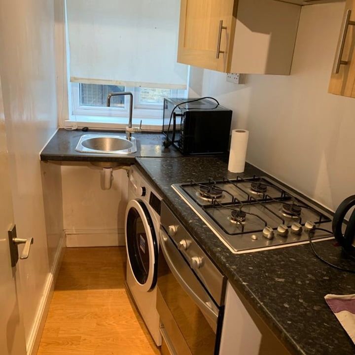 Studio Flat, Mews Friern Barnet Road, N11 - Photo 1