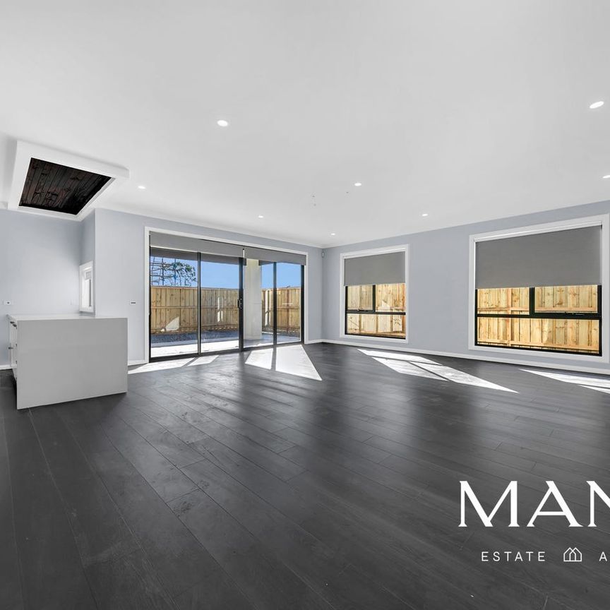 Beautiful 4 Bedroom Home in Rathdowne Estate! - Photo 1