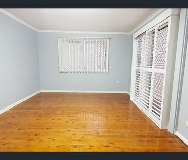 LOW-MAINTENANCE FAMILY LIVING IN MOUNT PRITCHARD - Photo 5