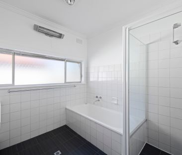 220 Fletcher Street, East Albury NSW 2640 - House For Rent | Domain - Photo 1