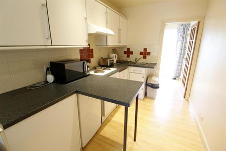 Studio to rent - Photo 2