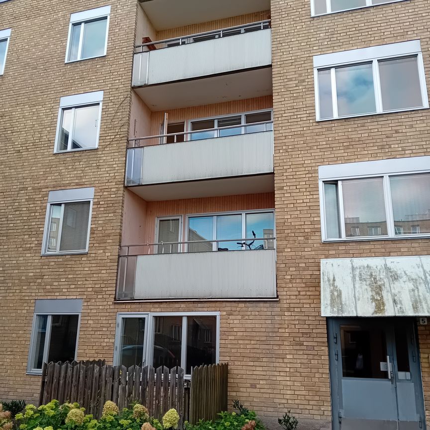 Sommarrogatan, Eskilstuna - Photo 1