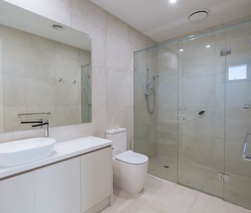 4A Adrienne Crescent, Mount Waverley VIC 3149 - House For Rent | Do... - Photo 2